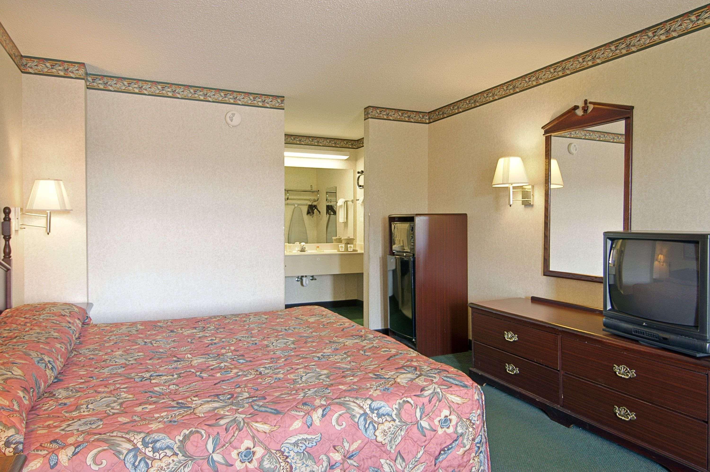 Days Inn & Suites By Wyndham Fort Valley Rum bild