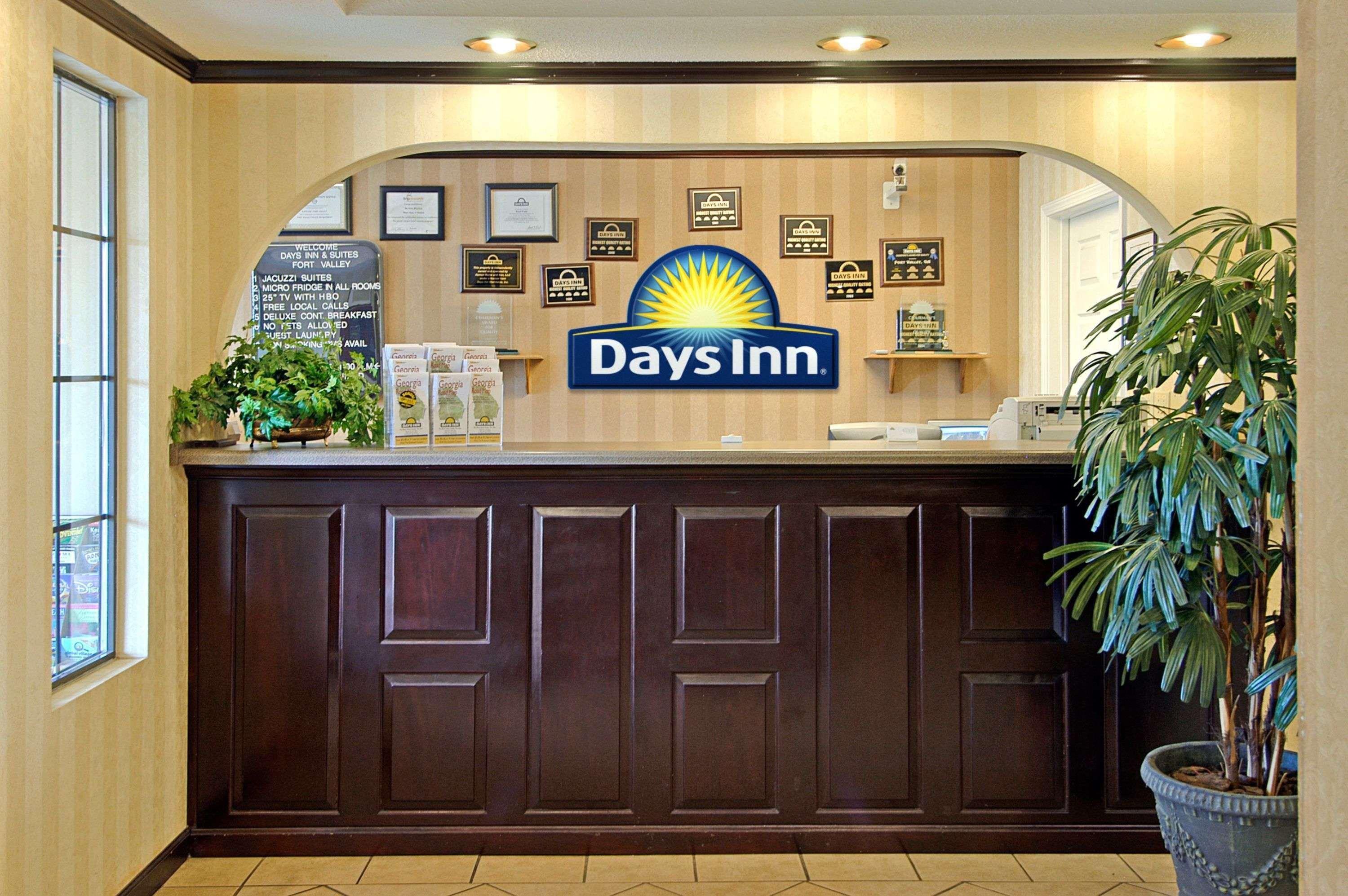 Days Inn & Suites By Wyndham Fort Valley Exteriör bild