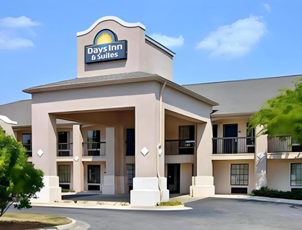Days Inn & Suites By Wyndham Fort Valley Exteriör bild