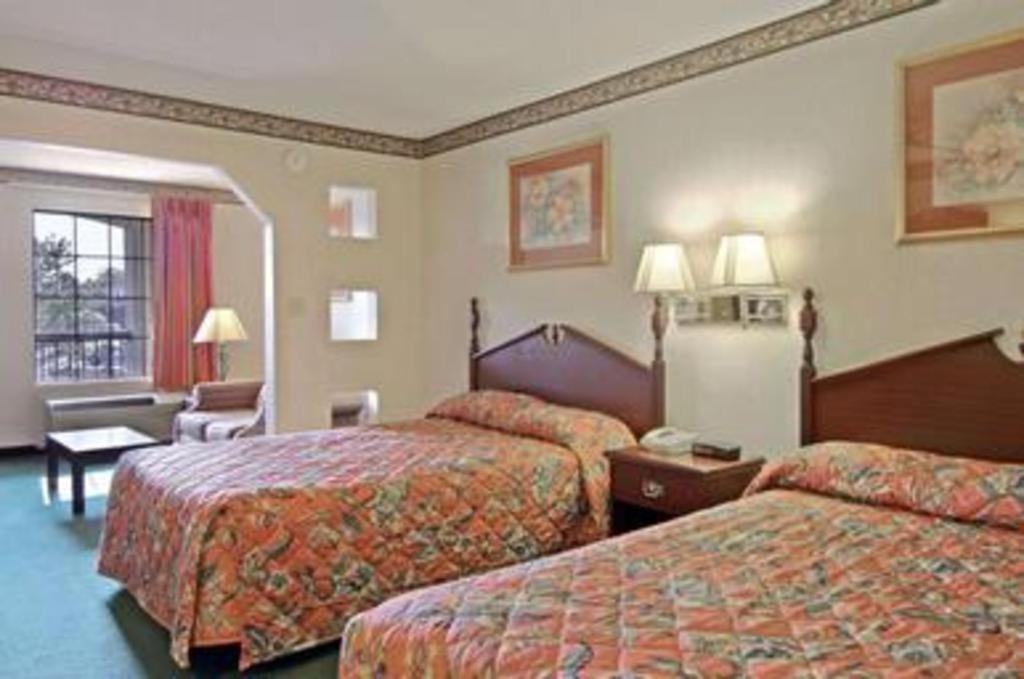 Days Inn & Suites By Wyndham Fort Valley Exteriör bild