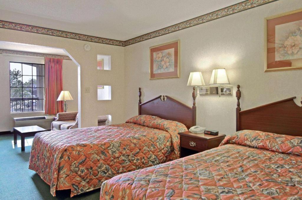Days Inn & Suites By Wyndham Fort Valley Exteriör bild