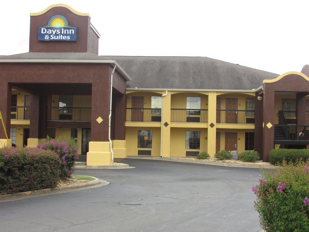 Days Inn & Suites By Wyndham Fort Valley Exteriör bild